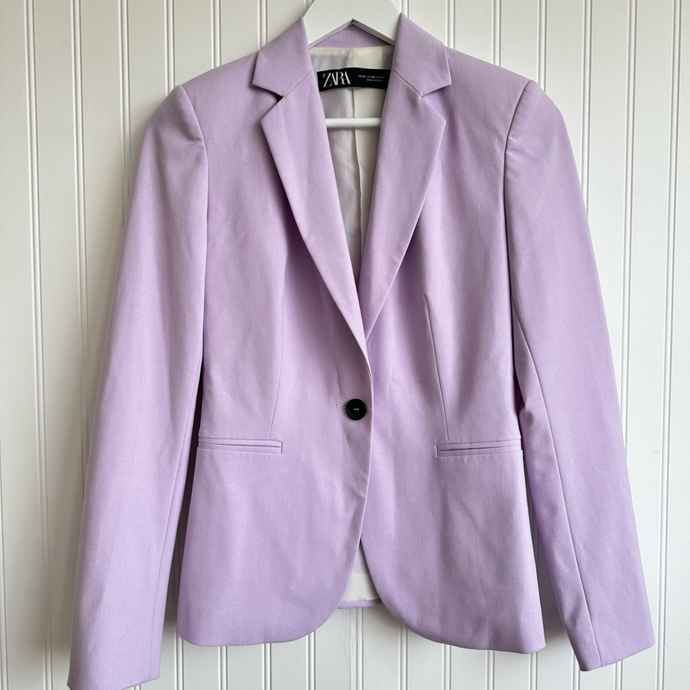 Lilac single breasted Zara cropped blazer with white lining.